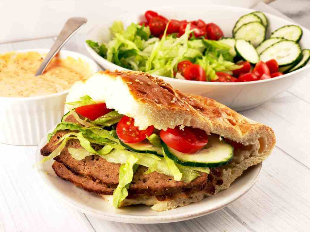 Doner Kebab là món bánh mì kẹp thịt đặc sản nổi tiếng bậc nhất ở Thổ Nhĩ Kỳ