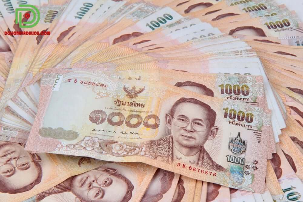 Đồng baht là đơn vị tiền tệ chính thức của Thái Lan